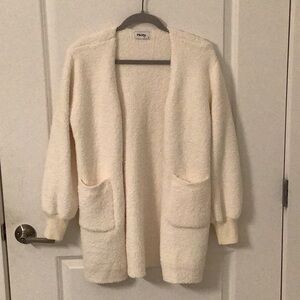 PLESHY COZY WOMANS SWEATER